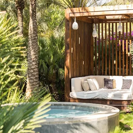 Modern With Hot Tub Villa San José